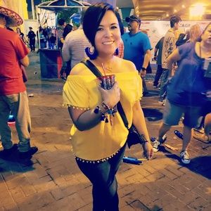 Meet your Posher, Roxanne